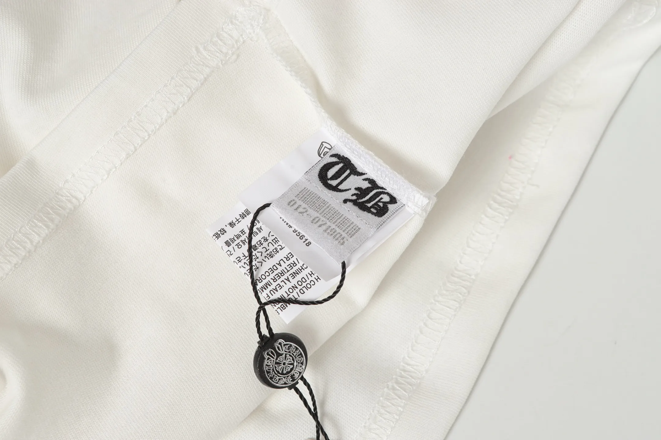 P160 K2143 cross-border model, please do not place an order if you pursue quality. -Chrome Hearts/Chrome Hearts Sanskrit horseshoe printed popular long-sleeved T-shirt -High weight, high density and high quality. The wool is soft, delicate and skin-friendly. It feels soft and silky. It has excellent warmth and skin-friendly properties.